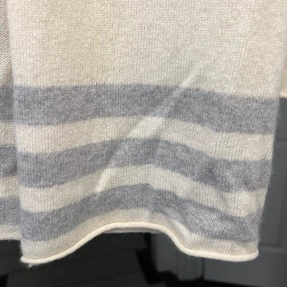 Cashmere cream cardigan with grey accents! So soft - barely worn - Picture 2 of 3